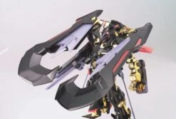 BANDAI GUN38870 GUNPLA 1/100 ASTRAY GOLD AMATSU MINA GUNDAM -Célèbre Jouets Magasin 1 100 mbf p01 re2 gundam astray gold frame amatsu 05